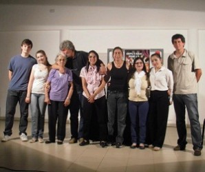 El Triste Orellano Teatro está integrado a la cooperativa de artistas independientes con sede en Santa Fe, Argentina.