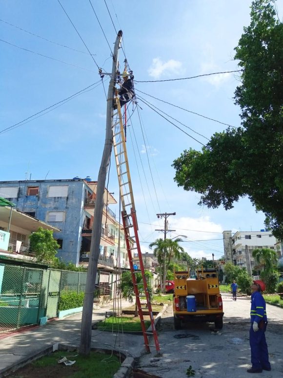 Rudas faenas enfrentan los eléctricos espirituanos en la capital.