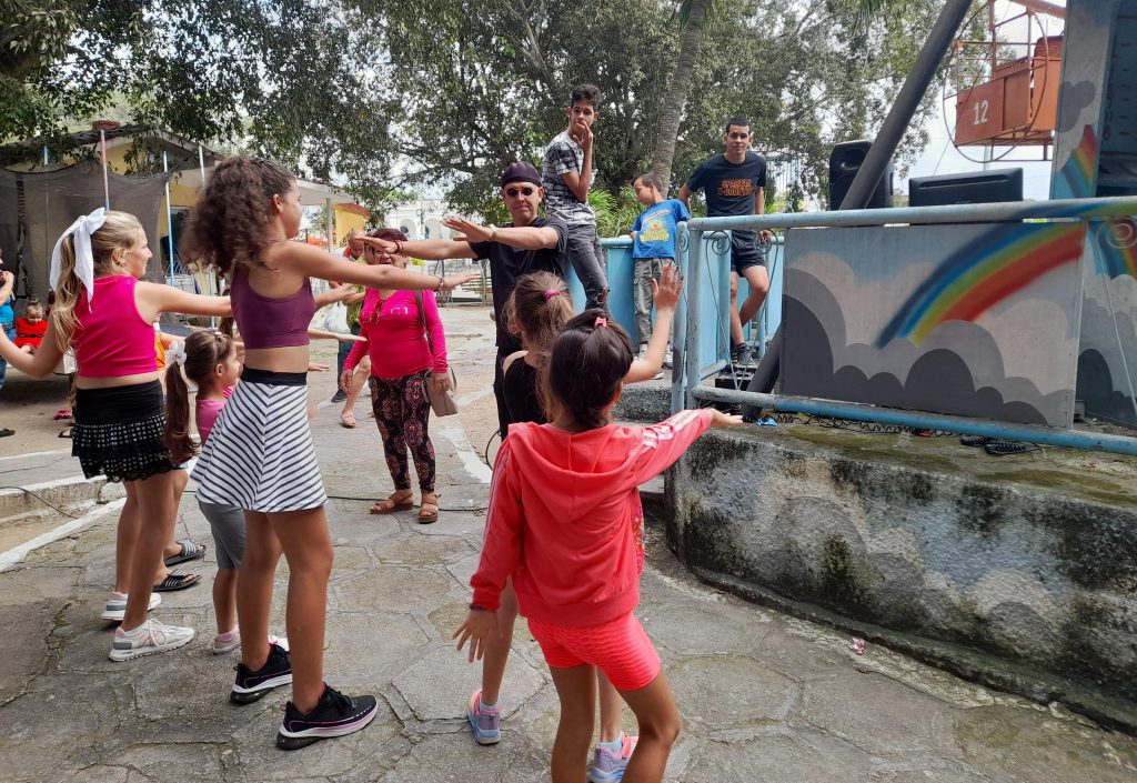 El proyecto comunitario-infantil Construyendo sueños marcó el ritmo.